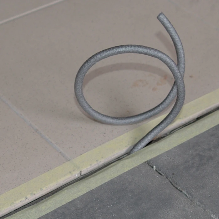 Tmelíme a utěsňujeme spáry na terasách a balkónech 1